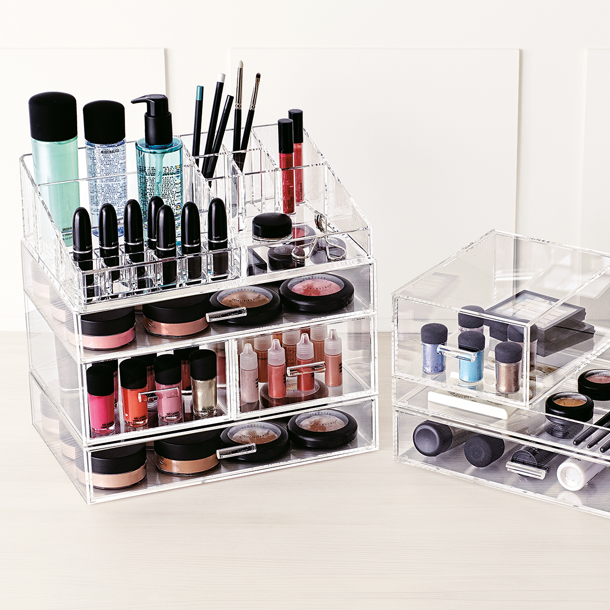 Luxe Large Acrylic Makeup Organizer