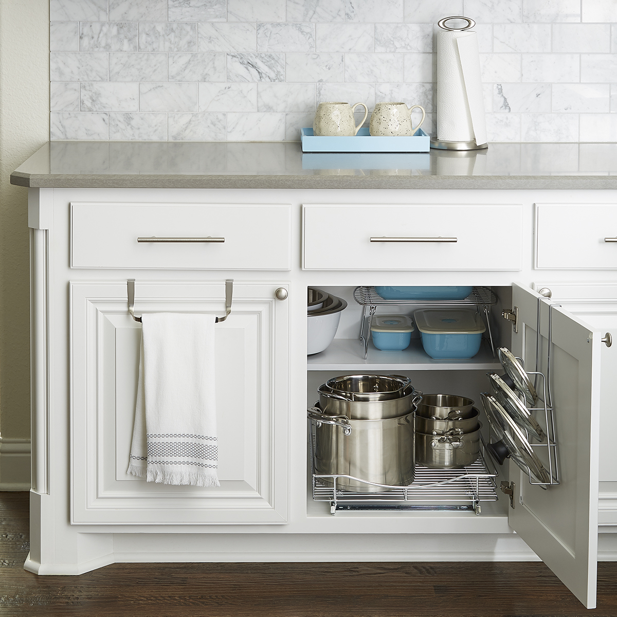 Bronze InterDesign Axis Over-The-Cabinet Kitchen Dish Towel Holder Loop
