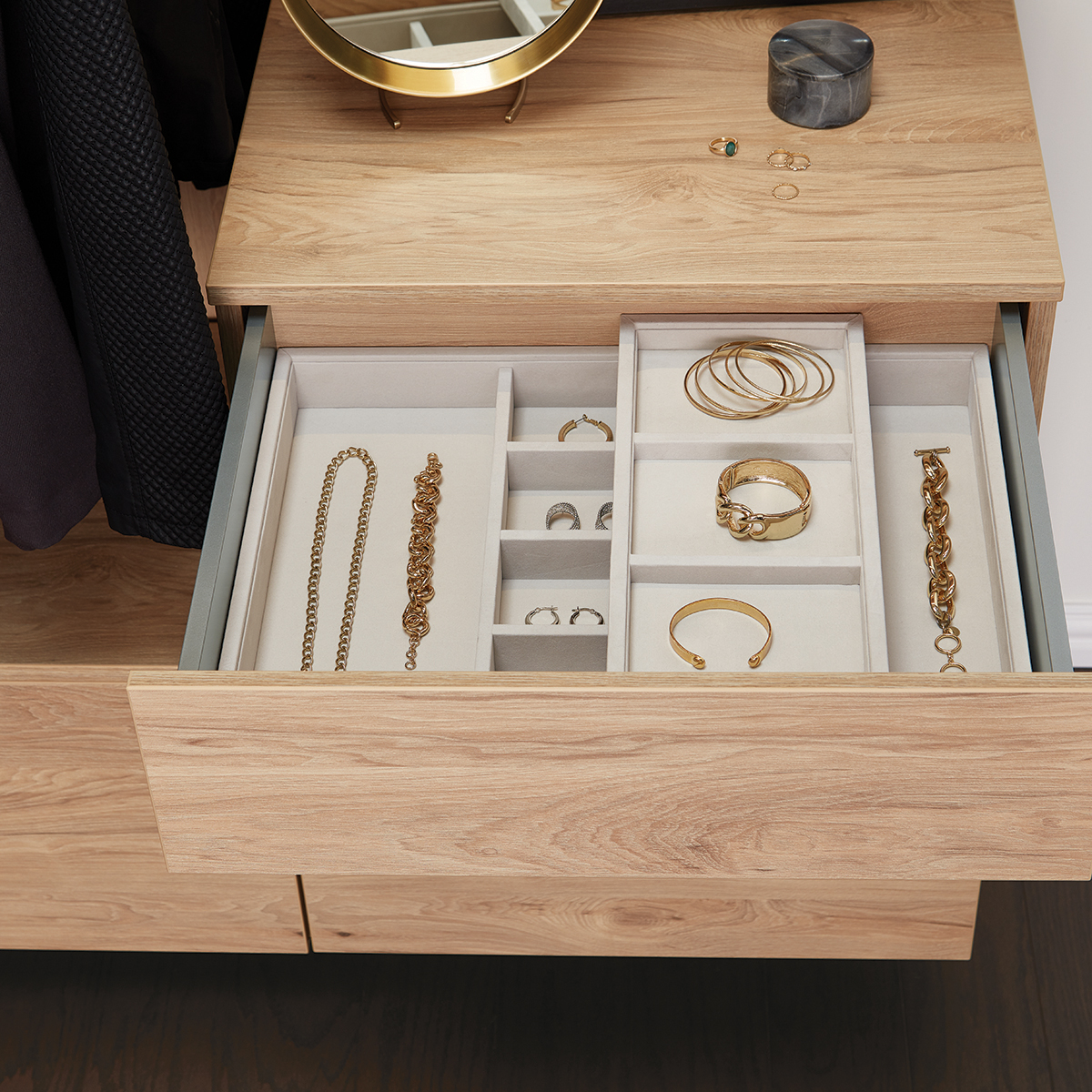 Jewelry storage tray