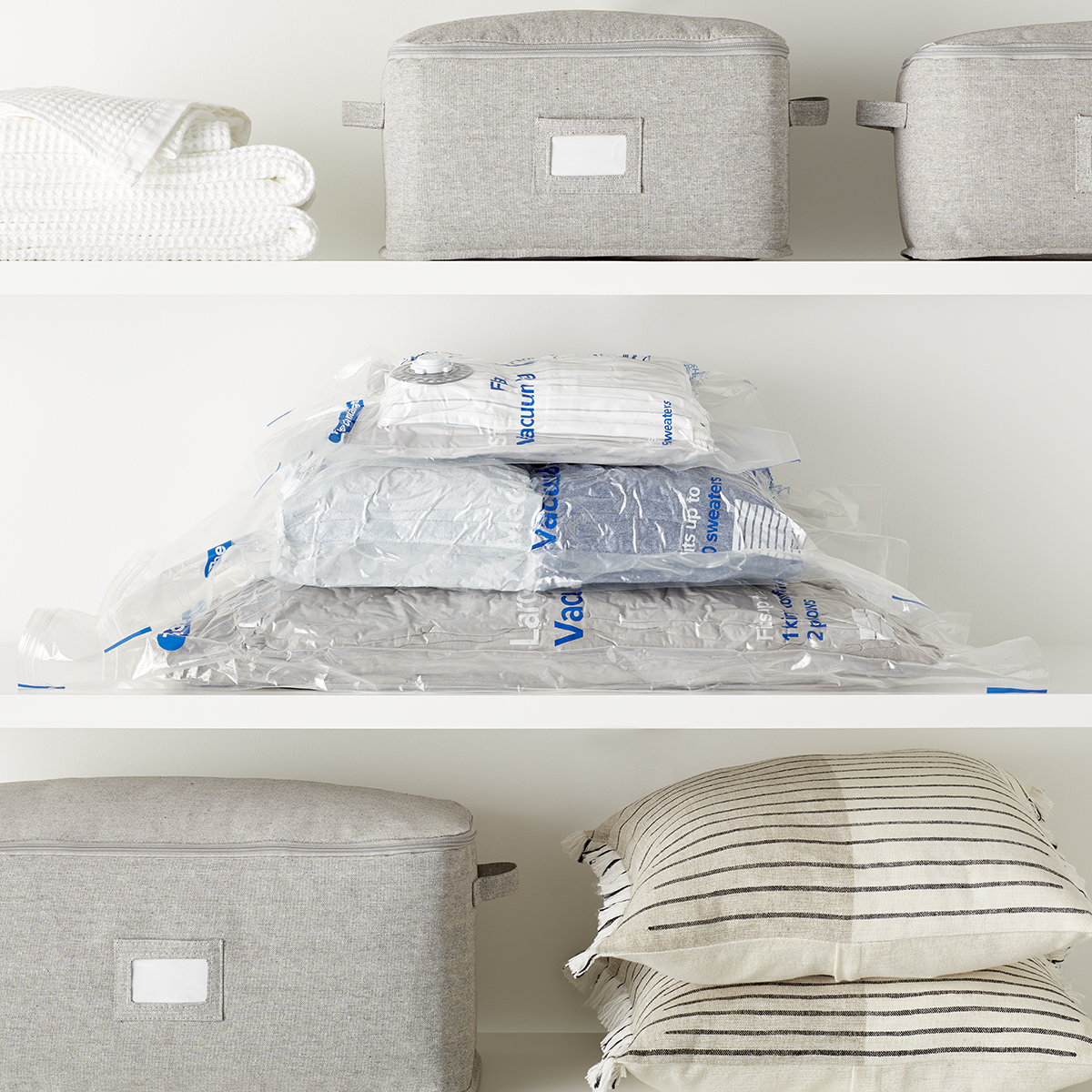 Can Pillows Be Stored in Vacuum Storage Bags?