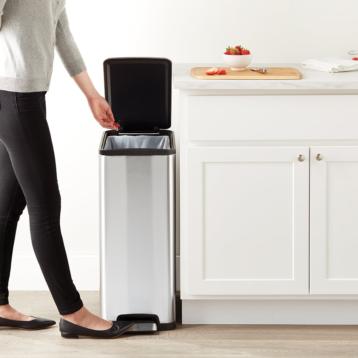 12 gal./45L Slim Step Trash Can
