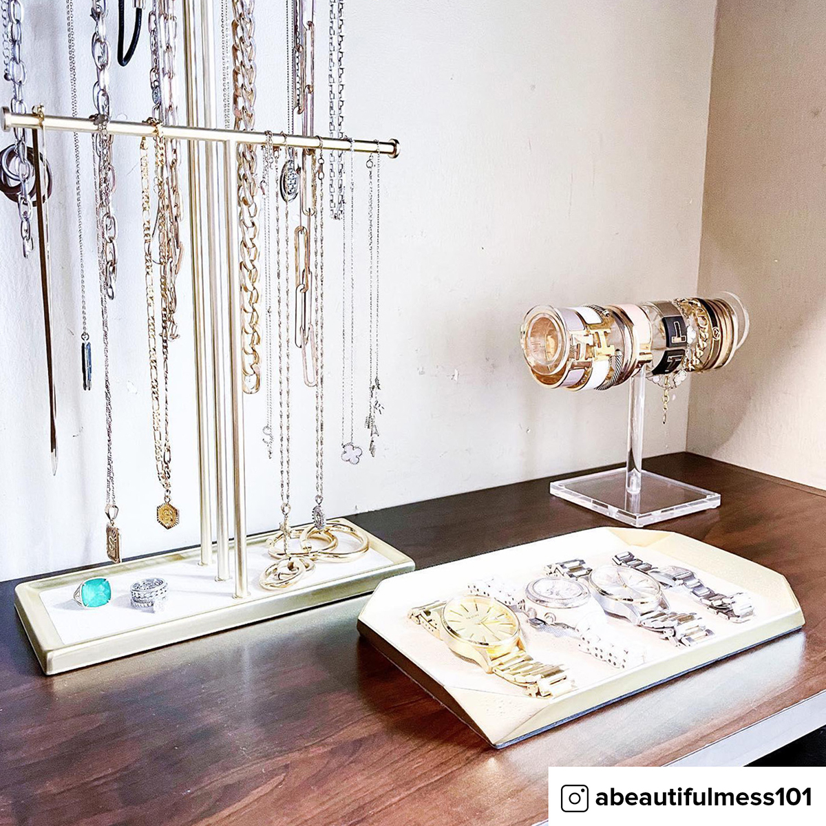 Acrylic Jewelry Stand | Transparent Jewelry Display Organizer | Portable  Jewelry Hanger | Necklace | Earring | Bracelet Stand | Clear Acrylic  Jewelry Holder | Compact Stand for Jewelry