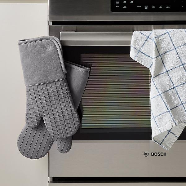 The Oven Mitts Set of 2 - SFMOMA Museum Store