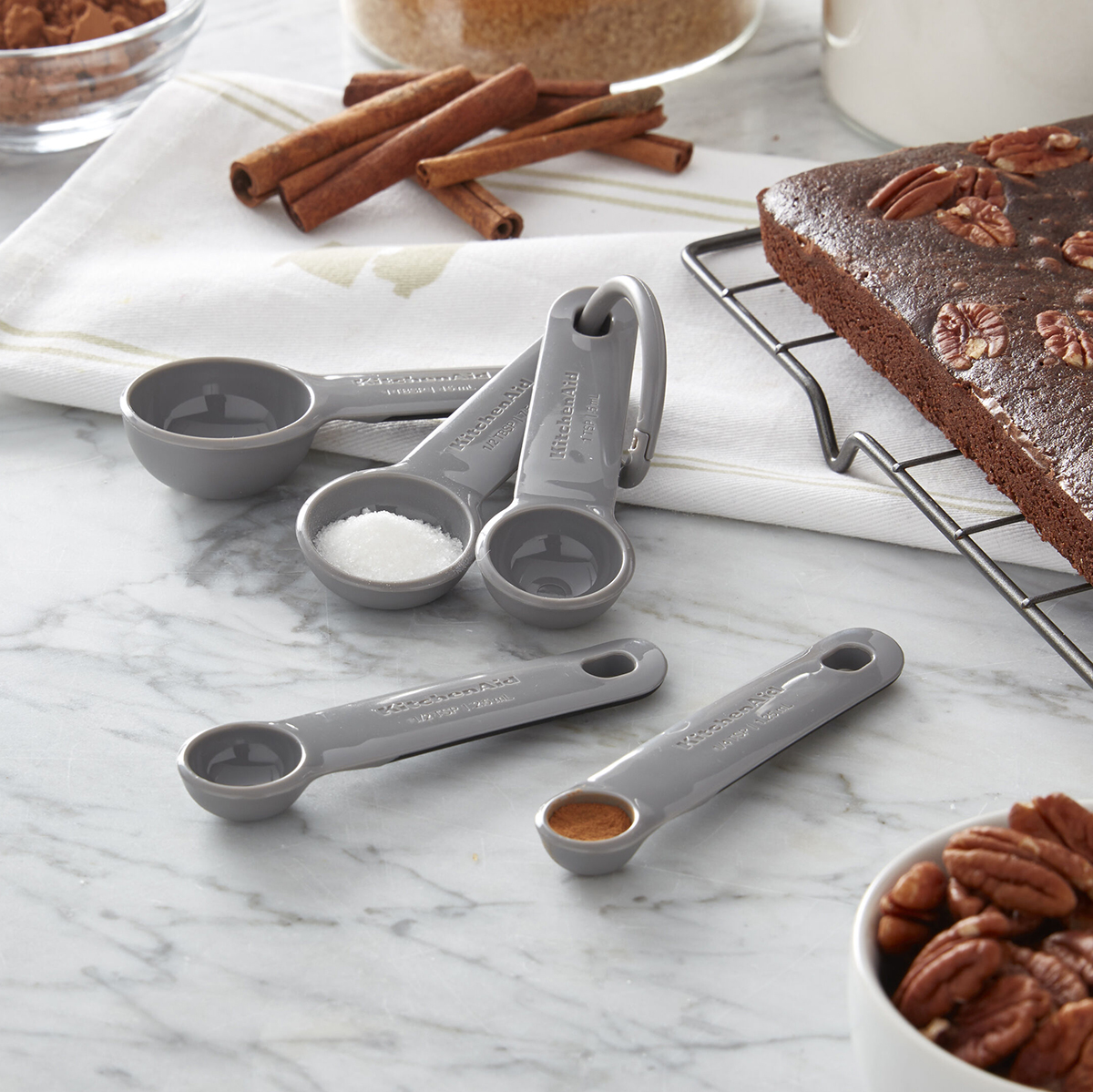 https://www.containerstore.com/catalogimages/427131/10085964-KitchenAid-Measuring-Spoon-.jpg