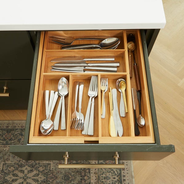 Expandable Bamboo Silverware Tray