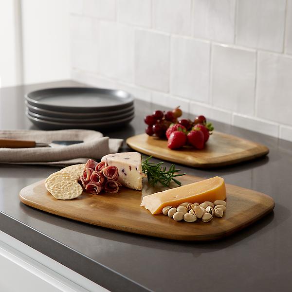 https://www.containerstore.com/catalogimages/454729/10089890_Acacia_cutting_boards_set-o.jpg?width=600&height=600&align=center