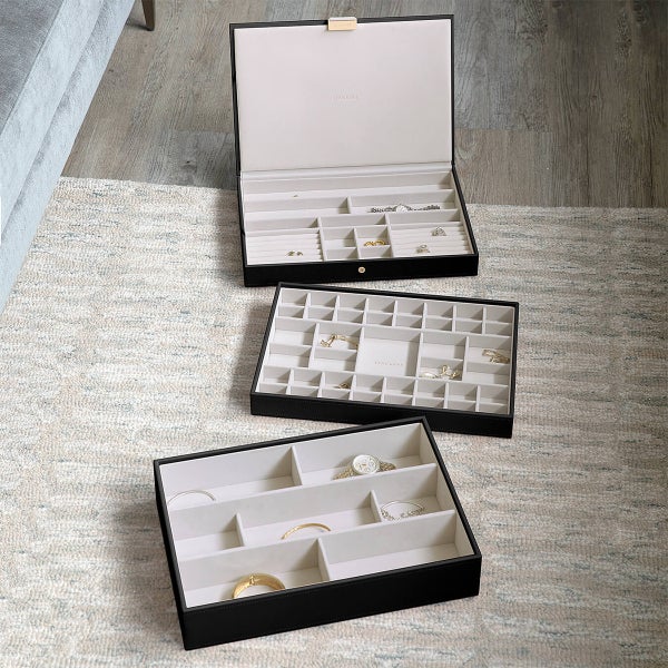Portagioie Stackers - Set Di 3 Scatole Impilabili, Blu Scuro Con Interno In Velluto Grigio