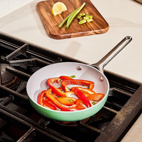 Caraway Cookware fry pan review: non-stick and durable