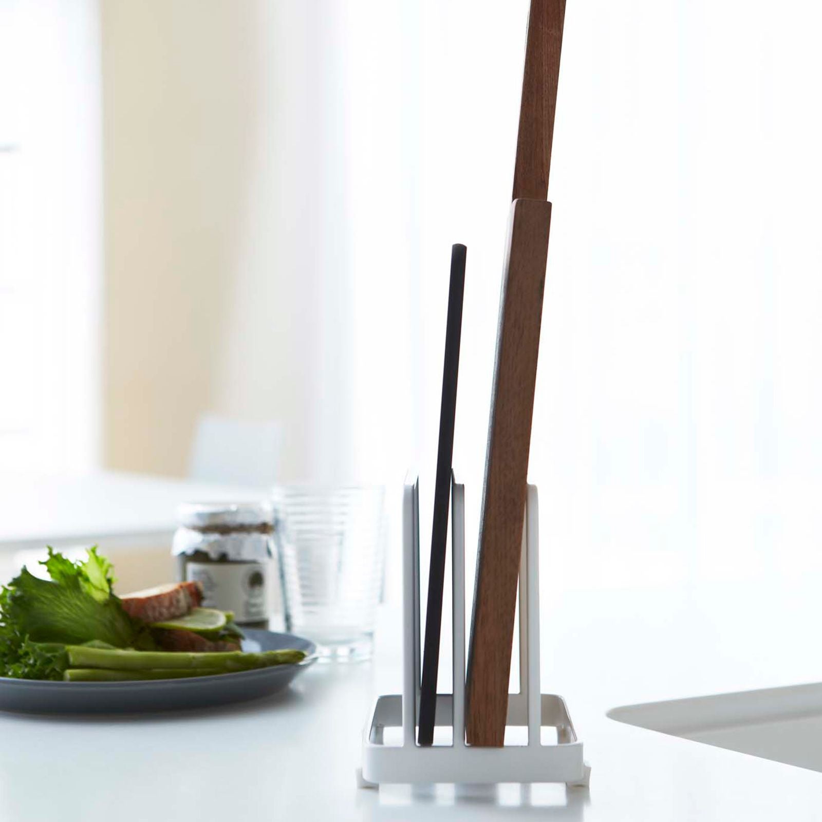 Yamazaki Home Plate Cutting Board Stand - Thumbnail 4
