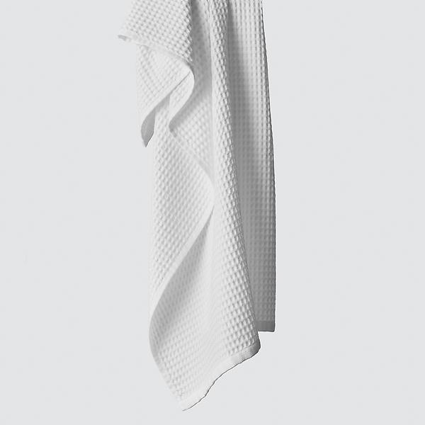 https://www.containerstore.com/catalogimages/499803/10096046-Mara_Organic_Waffle_Towel_W.jpg?width=600&height=600&align=center