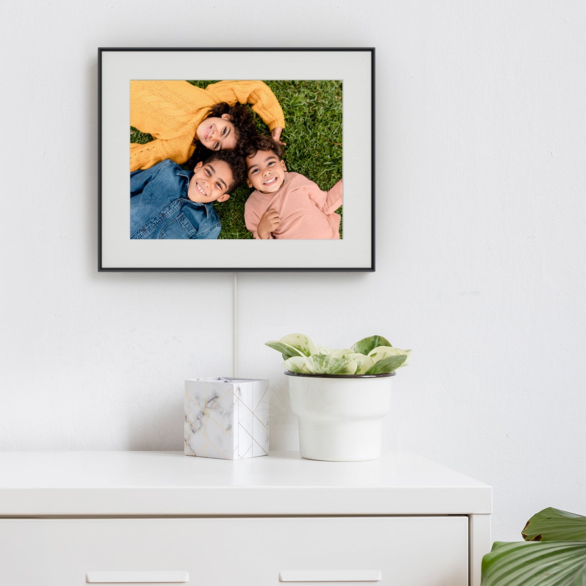 Aura Frames Walden Mat Digital Picture Frame - Thumbnail 5