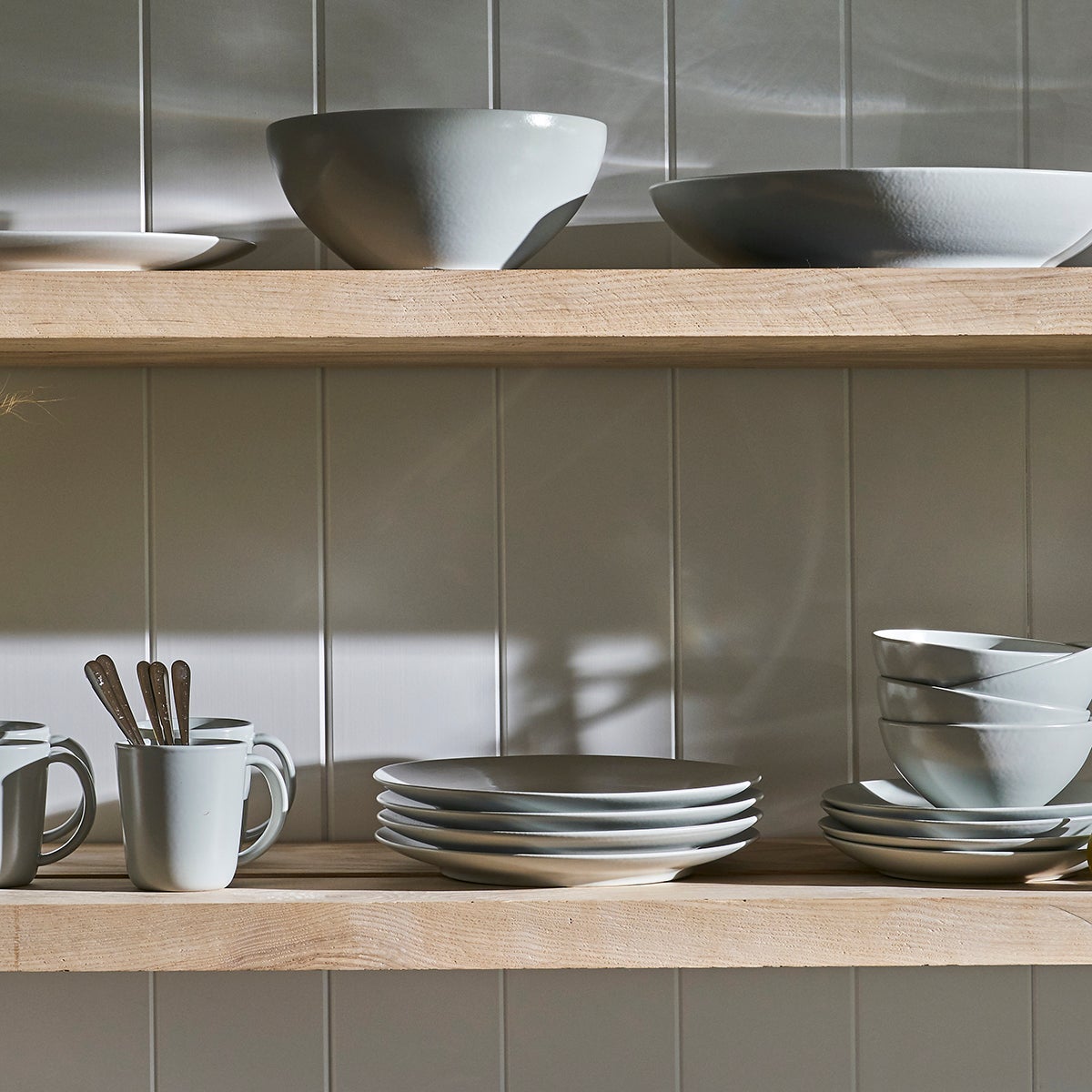 Year & Day Ceramic Dinnerware Set