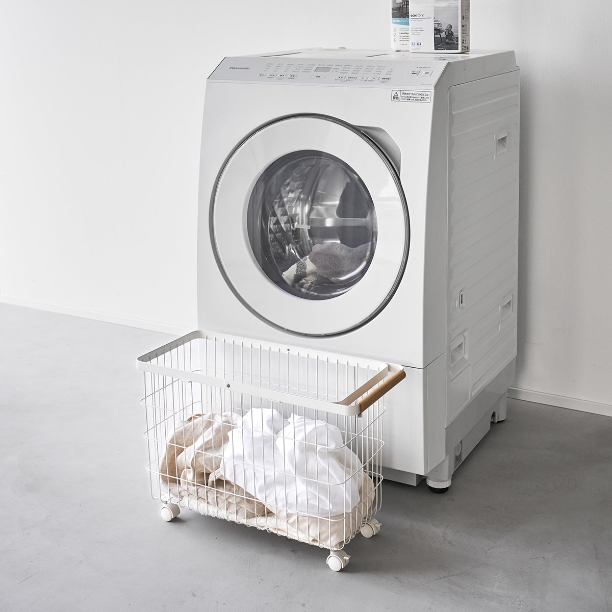 Yamazaki Tosca Rolling Laundry Basket