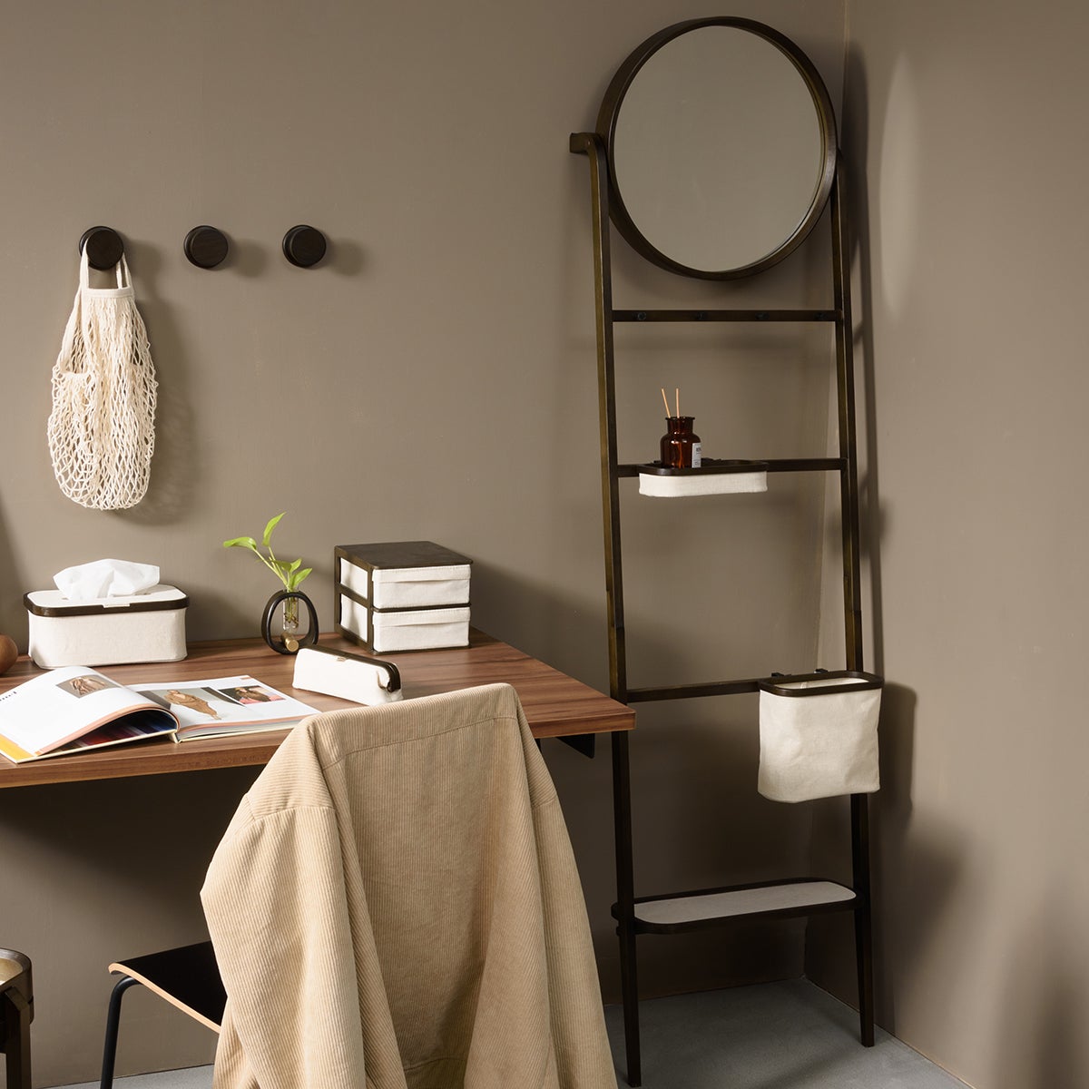 Gudee Grota Leaning Storage Rack